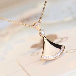 Bulgarly Necklace Classic Charm Design Necklace High Necklace Womens New Smooth Faced Diamond Fan shaped Pendant with original gift box