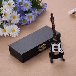 Guitar Miniature Guitar Mini Musical Instruments Replica Electric Bass Model for Action Character Doll Decoration Wooden Display WX