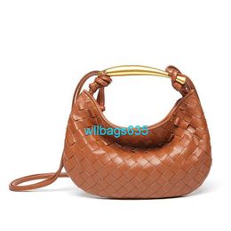 Totes Botte Venets Shoulder Bags Cross Border Fashion New Woven Womens Bag Top Layer Sheepskin Hand Woven Hand Raised Sardine Hardware Woven B with logo WL45