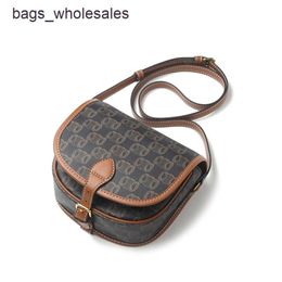 Handbags Are Sold Cheaply in Shops 2024 New Triumphal Arch Old Pattern Saddle Bag Lisa Same Fashion Versatile Autumn/winter One Shoulder Crossbody624U