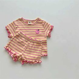 Clothing Sets 2024 Summer New Baby Stripe Short sleeved Clothing Set Girl Ear Top+Short 2-piece Set Childrens Grape Pattern Clothing Project J240518
