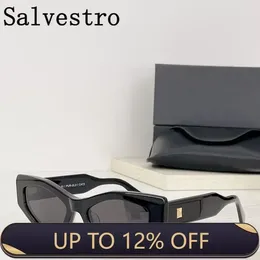 Sunglasses 2024 Cat Eye Women Fashion Web Celebrity Blogger Star Rivet Brand Design Box Case Frame Girls Eyewear