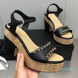 2024 scarpa da sposa rosa chiaro nero con diapositive a catena scarpa casual