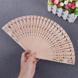 Decorative Figurines Vintage Chinese Hand Fan 20cm Wooden Hollow Carved Flower Folding Sandalwood Portable Party Wedding Favours Decor