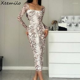 Casual Dresses Xeemilo Fashion Lace Patchwork Print Dress Sexy Low-cut Long Sleeve Slim Midi 2024 Elegant Evening Party Women Vestidos