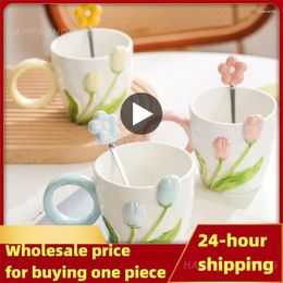 Mugs Easy To Clean Tulip Pattern Smooth Cup Porcelain Comfortable Grip Hand Carved Mug High Quality Ceramic Drink