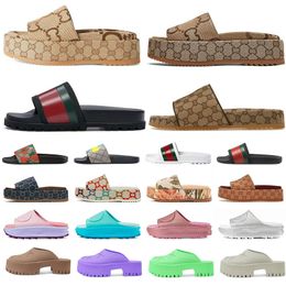 2024 luxury Designer Sandals Slippers Summer Men Women Shoes slides Shaped Flora Slides Moulded in black Tonal rubber sole featuring embossed at outer clogs side