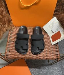 Designer chinelos de verão masculino feminino chinelos de chinelos de chinelos de praia sapatos de luxo sapatos de luxo senhoras sandálias casuais unissex sandálias H10A15 de boa qualidade