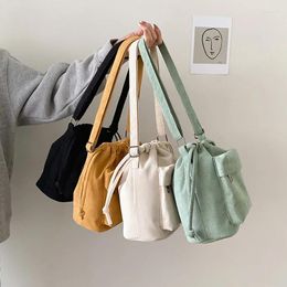 Totes 2024 Women Bag Middle Shoulder Korean Style Drawstring Bucket Casual Light Youth Crossbody Bags