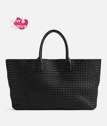 Designer Womens Bag Large Cabat BotegaVeneta Large Intreccio leather tote bag Black
