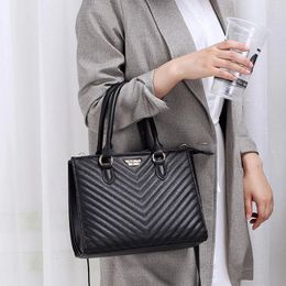 Shoulder Bags 2024 Soft Leather Women's Bag European And American Fashion Handbag Solid Colour One Messenger