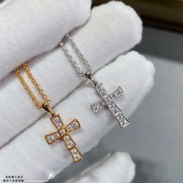 Tiffanyitys Tiffanies Pendants V Cross Necklace Female Sterling Silver Ross Snake Bone Collar Chain 18K Gold Pearl Pendant Mens Trend