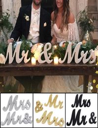 Vintage Style Wooden Mr and Mrs Sign Rustic Mr Mrs Letters Wedding Signs for Wedding TablePo PropsParty TableTop DinnerRu8724323