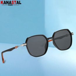 Boys Girls Polarised Sunglasses UV400 TR Metal Eyeglasses Frame Bicolor Rubber Kids Sun Glasses Travel Outdoor Sunscreen Eyewear 240521