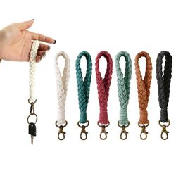 Keychains Lanyards Boho Style Macrame woven keychain with lobster claw rope wristband keyring lanyard keychain womens accessory Q240521