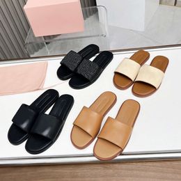Designer Slippers Women Sandals Flatsole Outdoor Beach Party Shoes Summer Solid Soft Sole Sandal Flat Flip Flops 35-43 With Box 571