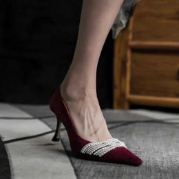 Dress Shoes Women High Heels Sexy Beading Shoes Female 2023 New Red Velvet Pumps Pointed Toe RetroThin Heel Party Wedding Shoes Wholesale H240521
