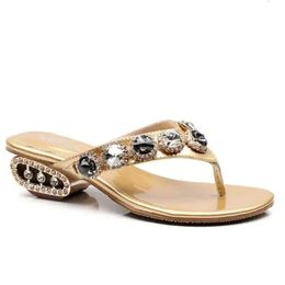 Flip Designer Women Flops in pelle autentica Middle Outdoors Sandals Open Open Sandals Slifori non slip 0d7