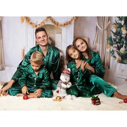 Solid Color Green Red Family Matching Pajamas Christmas Satin Monther Kids Sleepwear Outfits 2 Piece Suit Year Pyjamas 240520