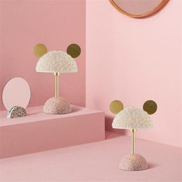 Table Lamps Modern Cute Bedroom Bedside Makeup Art Deco Lamp Living Room Luxury Model Girl Princess LED Lights