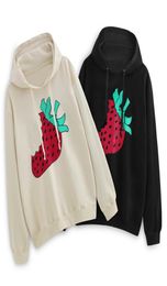 19FW Famous stylist Sweatshirts Fashion Strawberry Print High Quality Men Women Hoodies Couples Hoodies Long Sleeve 2 Colors9337247
