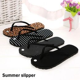 Slippers Summer Slipper Shoes For Women Flat Flip-flops Sandals Slip-proof Sandels Bottoms Womens Fashion