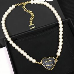 Designers New Fashion Jewellery Necklace Luxury 18k Gold Plated High Quality Pearl Paired With Heart Shaped Pendant Charming Womens Necklace Box