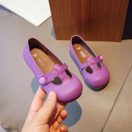 Girls Leather Shoes Toddlers Flats Princess Sweet Little Kids Soft Shoes T-strap Retro Classic Childrens Dress Shoes for Party 240520