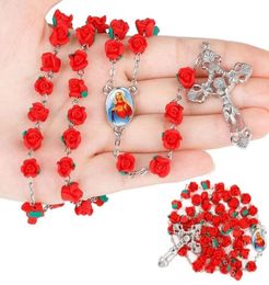 Fünf Jahrzehnt Our Lady 8mm Polymer Clay Rose Perlen Rosenkranzkatholische Halskette mit heiliger Bodenmedaille Kruzifix Religiöser Halskette3704614