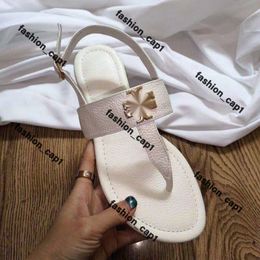 Toryburche Sandal Women Designer Slides Sandals Metallic Silver Miller Black Brown White Pink Sliders Sandles Luxurys Loafers Outdoor Beach Loafers Shoes 124