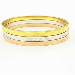 Low Price Jewellery Korean Engraved 18k Gold Titanium Steel Womens Classic t Family Romantic Bracelet