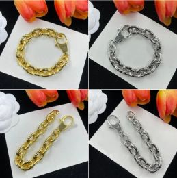 Vintage Designer Bracelet Wristband Cuff For Elegant Women Letter Chain Bracelet Pendant Charm Bracelet Link Chain Bangle 18K Gold Silver Plated Designer Jewelry