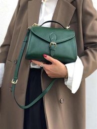 Shoulder Bags A Very Practical Modern Bag With Wider Range Of Collocation Formal Wear And Street Style Almost Every Female Star Hand