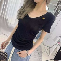 Men's T-shirts High Quality Summer New Product Shoulder Pads, Pleated Waist, V-neck, Letter Metal Small Brooch, Versatile Comfortable Short Sleeved T-shirt for Women