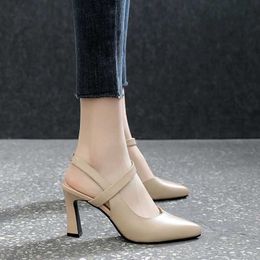 Kleiderschuhe weiche Leder mit Festkörper Sandalen für Frauen 2022 Sommer neue dicke High Heels Mode High Heels mit Schatzkopf für Damenschuhel2405