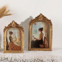 Frames European Retro Relief Picture Frame Hanging Decoration Vintage Arch Shaped Po Classical Resin