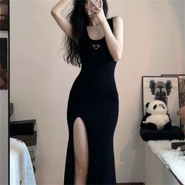 2024 Brand Woman Clothing Casual Dresses Short Sleeve Summer Womens Dress Camisole Skirt Outwear Slim Style With Budge Designer Lady Sexy Dresses Size S-XL