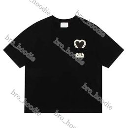 2024 Designer Amies Amiei Amis T Shirt Tshirt Graphic Tee Paris Summer Mens Woman Heart T Shirt Luxury Fashion Casual Cotton Crewneck Core Trendy Clothing Tshirts 247