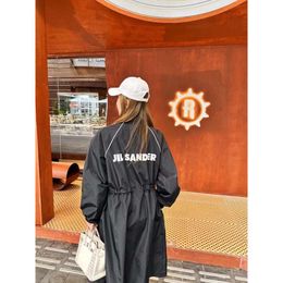 남자 트렌치 코트 jil23 봄/여름 새 백 서한 인쇄 장식 디자인 패션 다목적 느슨한 충전 코트