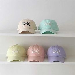 Caps Hats New Baby Girl Bow Embroidered Baseball Hat Childrens Leisure Foot Adjustable Sun Accessories d240521