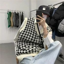 Knitted Sweaters for Men Sleeveless Vest Man Clothes White Plaid V Neck Waistcoat Over Fit Knit Aesthetic Meme Y2k Streetwear A 240516