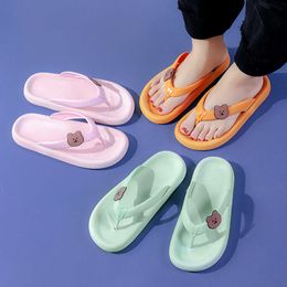 Designer Sandals Little Bear Flip-flops Womens Summer Wear 2024 New Clip Toe Beach Splint