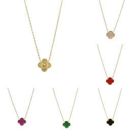 2024 Jewlery designer for women Clover Necklace silver chain men Simple Flower Rhinestone Gold Plated double-sided Round Neck s