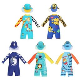 One-Pieces Childrens swimsuit 1-6Y long sleeved UPF50+one piece with a sun hat cartoon printed zipper childrens swimsuit d240521