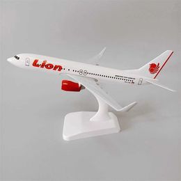 Aircraft Modle 20cm alloy metal air lion Boeing 737-800ER aviation lion B737 die cast airplane model airplane W-shaped basic airplane gift toy s2452022