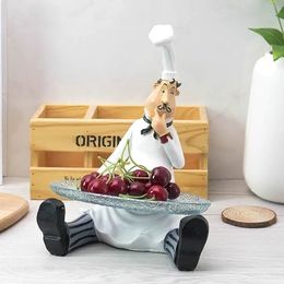 Creative Resin Chef Figurine Candy Plate Decorative Cook Statue Cake Tray Glass Tableware Ornament Gift and Craft Accessories 240518