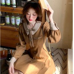 Casual Dresses Coffee Colored Small Stature Dress Women Autumn 2024 High-end Long Sleeved Waistband Pleated Short Skirt Doll Neck