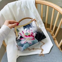 Shoulder Bags Fashion Designer Women Embroidery Floral Luxury Handbag Elegant Ladies Party Clutch Chain Messenger Wedding