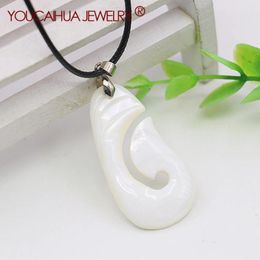 Pendant Necklaces 24x44mm Natural White Sea Shell DIY Necklace Year Chritmas Gifts Unisex Accessories Women Jewelry Design