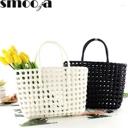 Shoulder Bags 2024 Summer Bag Women Hand Woven Messenger Hand-Held Single Hollow Vegetable Basket Casual Travel Beach